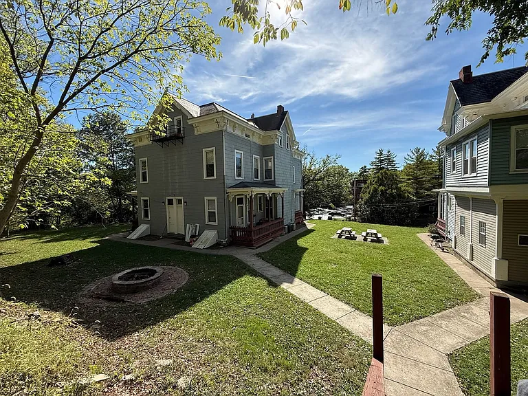 26 Conklin Apts — Photo 21