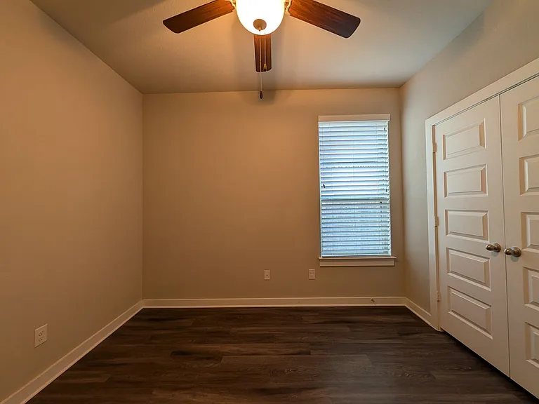 371 Creekside Curv — Photo 17