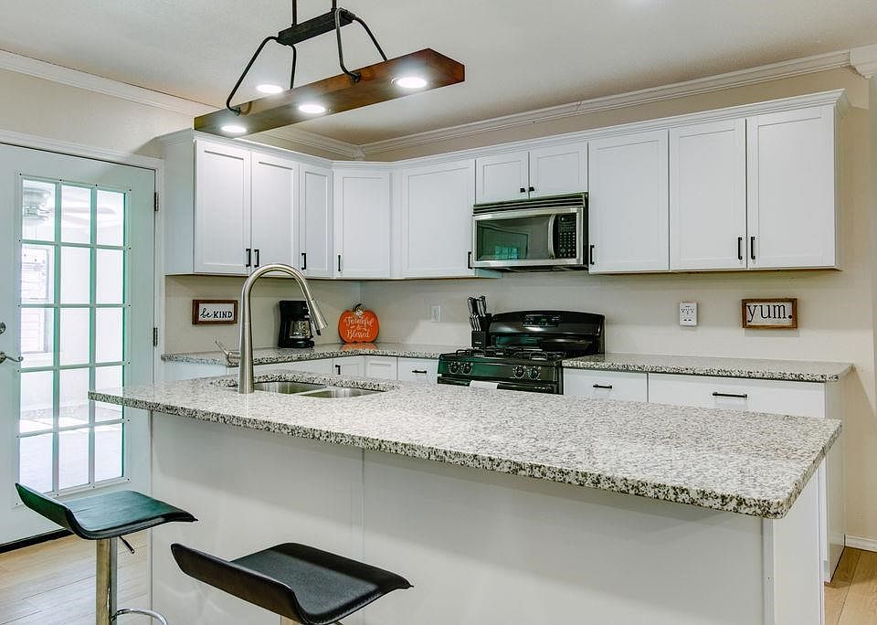 1st image of 26 Holly Ln