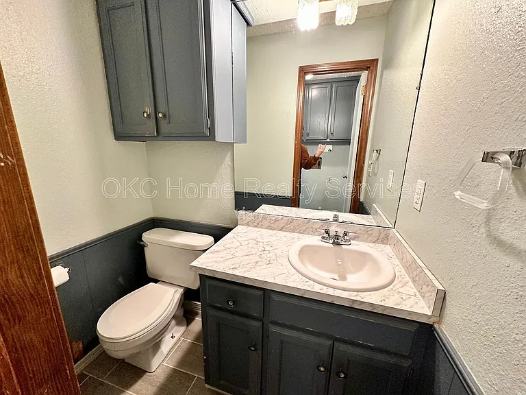 8712 Rayburn Ave — Photo 8
