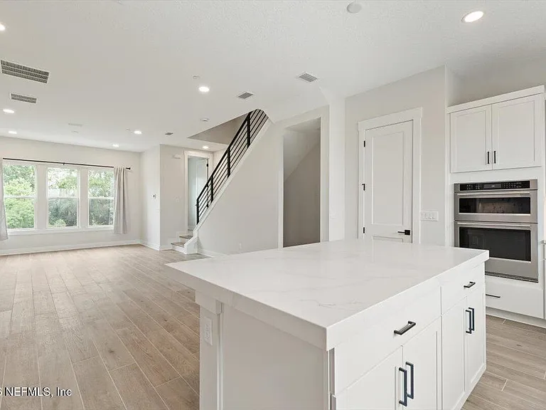 2056 Prudential Dr — Photo 9