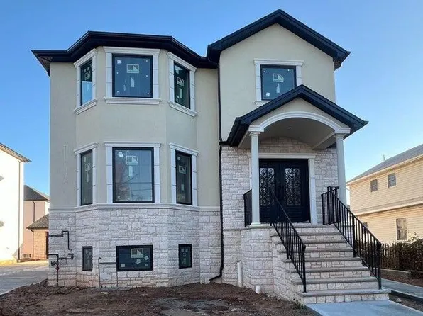 58 Knesel St, Staten Island, NY 10309