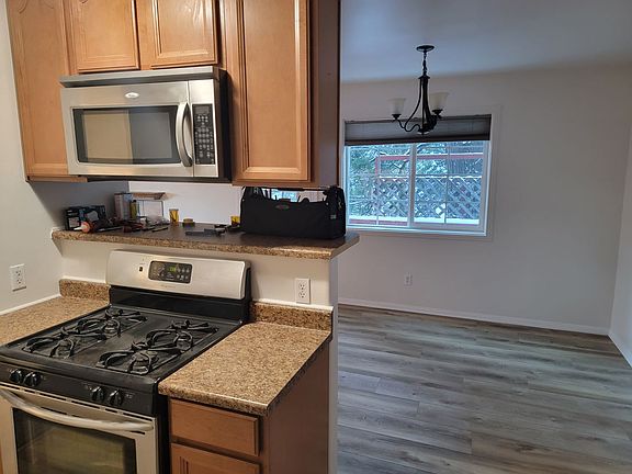 2nd image of 775 N Village Ln