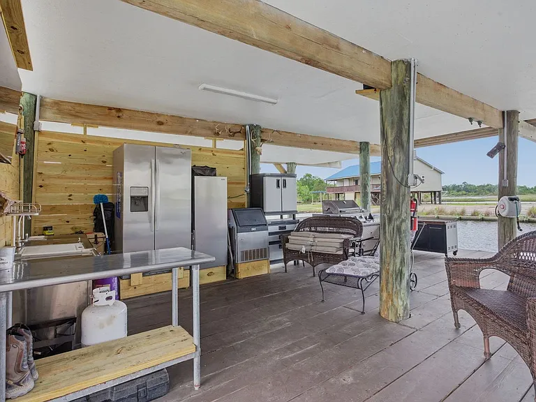 7238 Pirates Cove Ln — Photo 12