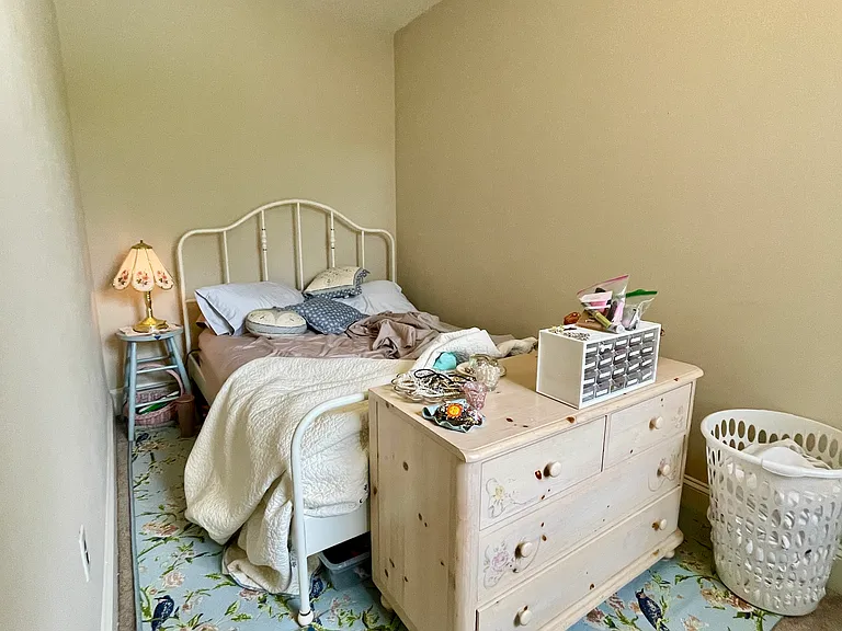 "Bonus" Room, Currently used as a 2nd bedroom, but usually used as a den, home office , guest room, etc.