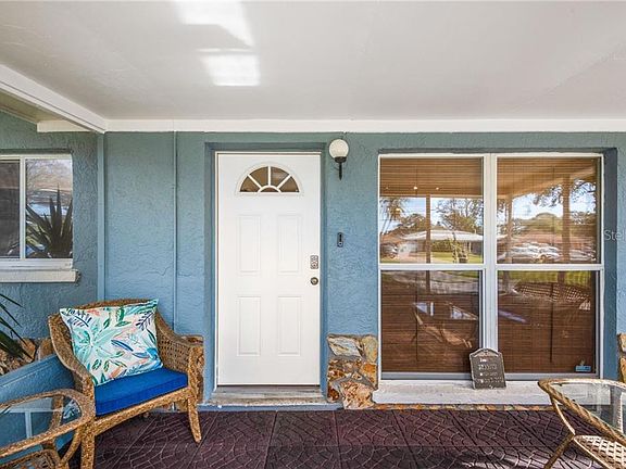 4th image of 5025 Venetian Blvd NE