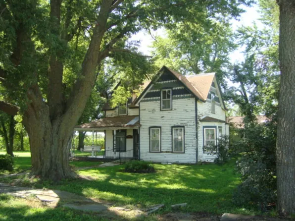 300 E 2nd St, Palmer, KS 66962