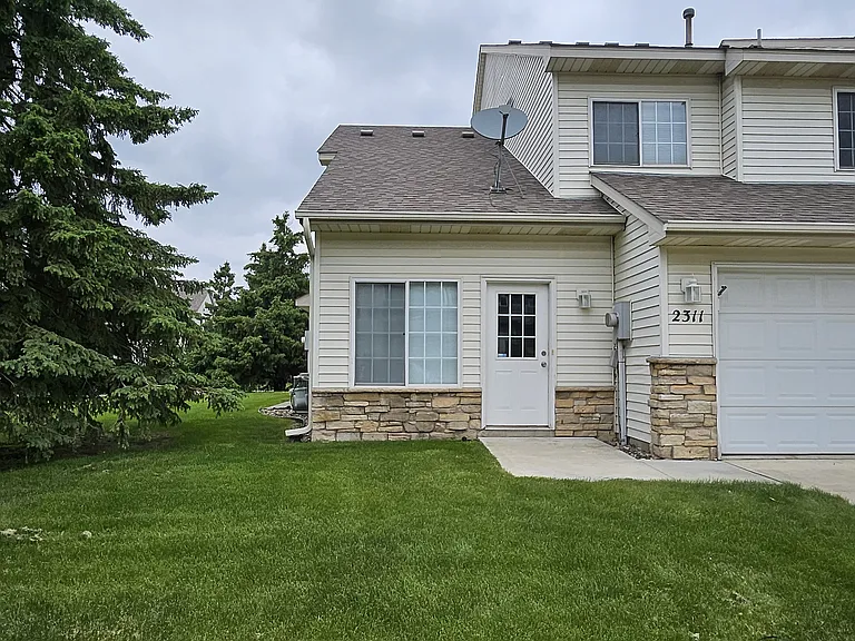 2311 Cascade Dr — Photo 1