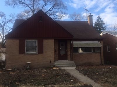 7834 Tripp Ave, Skokie, IL, 60076