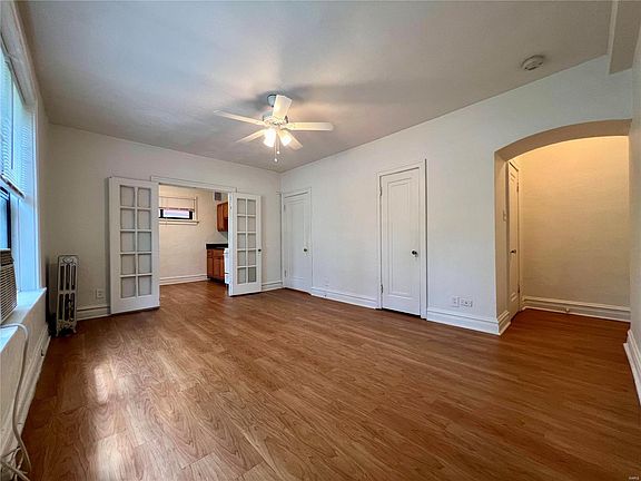 3rd image of 4417 Forest Park Ave
