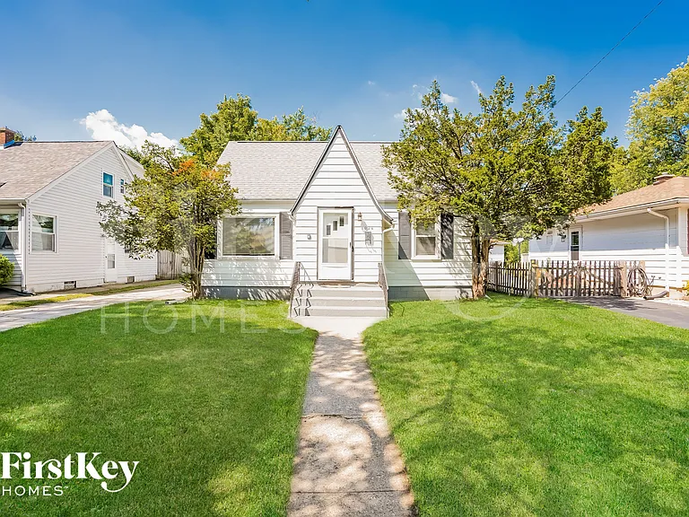 1026 Muirfield Ave — Photo 1