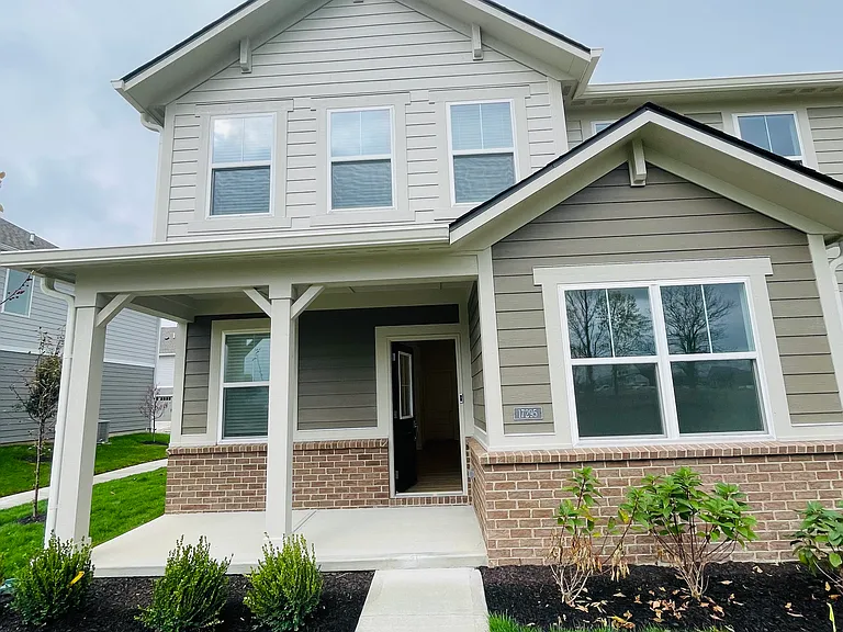 17295 Gibson Dr — Photo 2