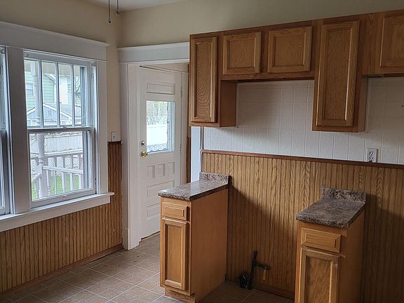 3rd image of 119 79th St