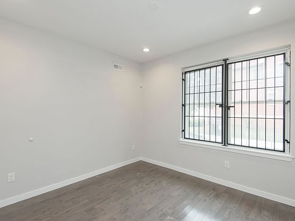4th image of 1816 Harlan St #1
