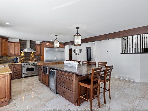 3rd image of 313 Crystal Bay Dr