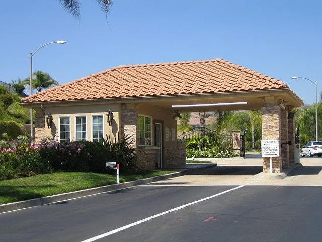 19932 Ahwanee Ln — Photo 15