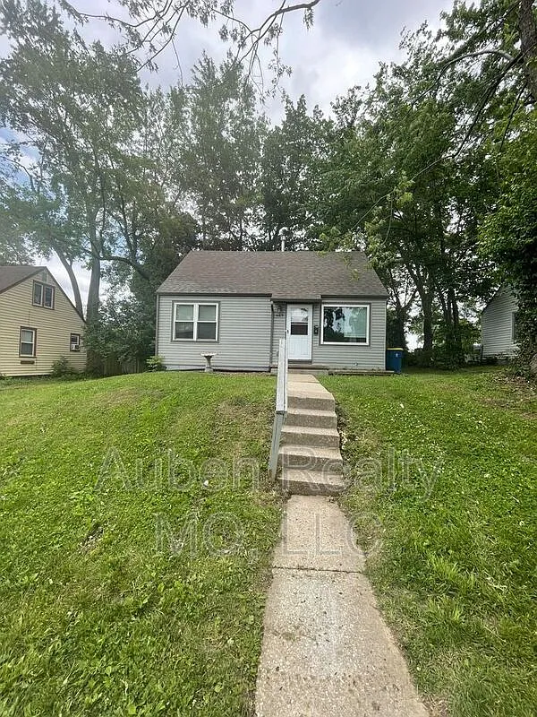 3 bed, 2.0 bath, 1000 sqft, $1,795 — Photo 1
