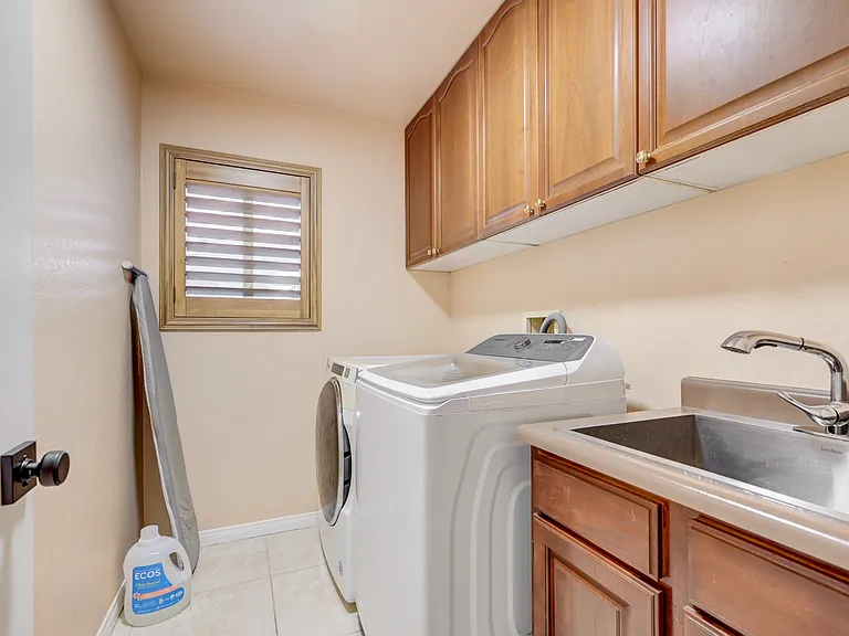 937 Denberry Way — Photo 12