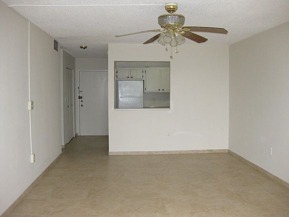2nd image of 16950 W Dixie Hwy APT 523
