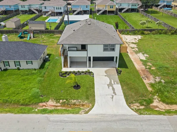 604 Fairfield St E, Shoreacres, TX 77571