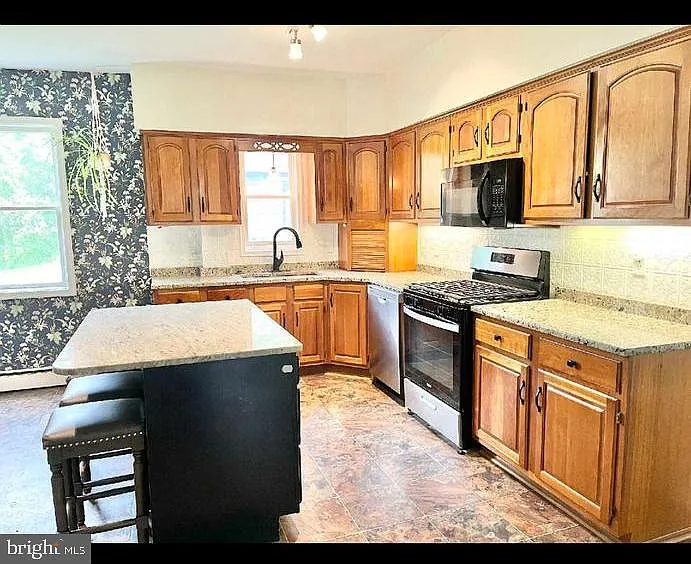 25526 Military Rd — Photo 7