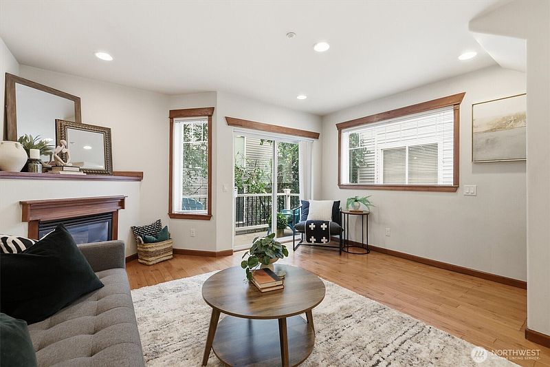3rd image of 6825 Weedin Place NE #A