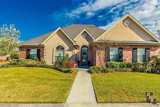 1st image of 210 Riverwood Dr