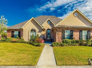 210 Riverwood Dr, Houma, LA 70360