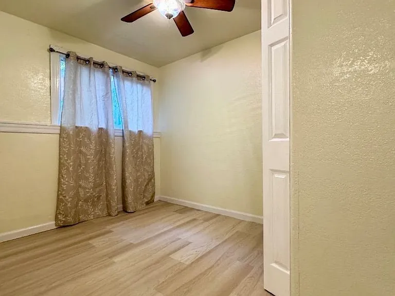 1513 Santa Clara St #A — Photo 6