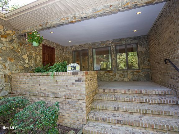 3rd image of 750 Mimosa Drive