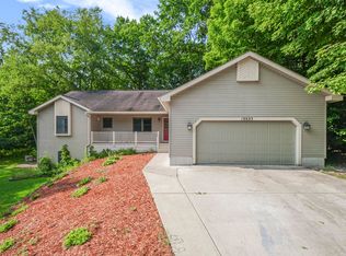 19843 Pine Woods Dr, Lake Ann, MI 49650