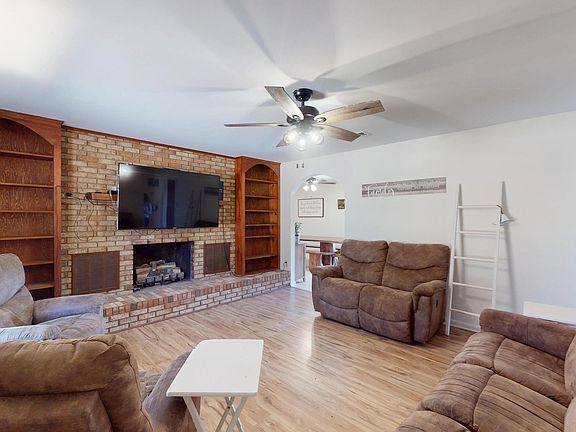 4th image of 1002 Pecan Ln