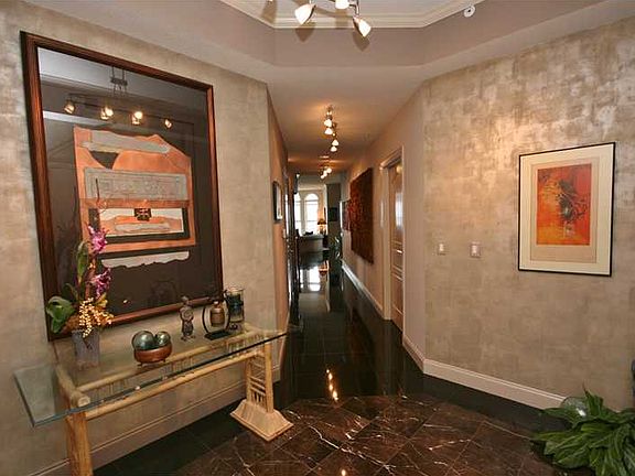 4th image of 288 Beach Dr NE APT 11B