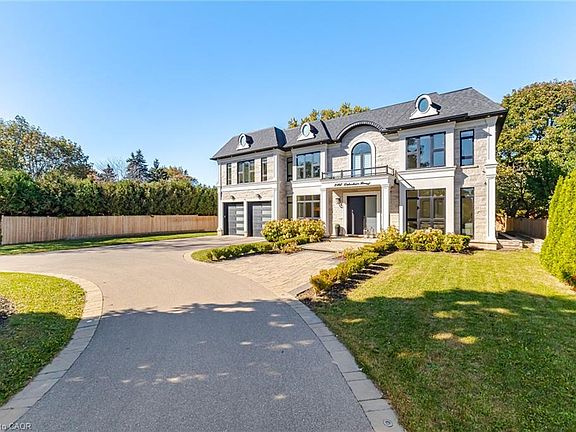 2nd image of 2107 Lakeshore Rd W