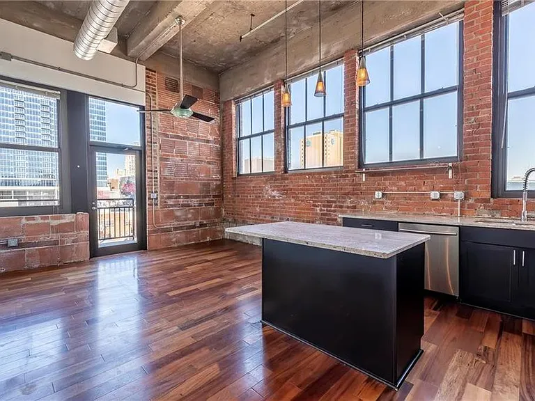 1535 Walnut St #701 — Photo 8