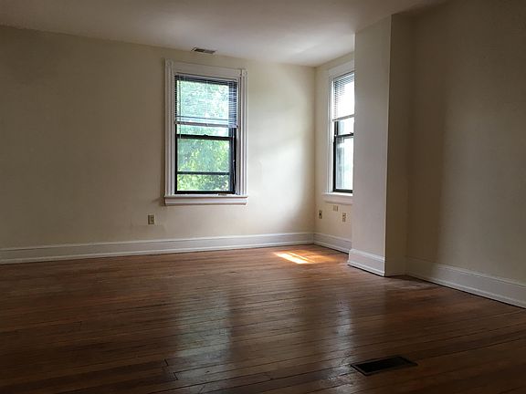 5th image of 1610 N Broom St APT 4