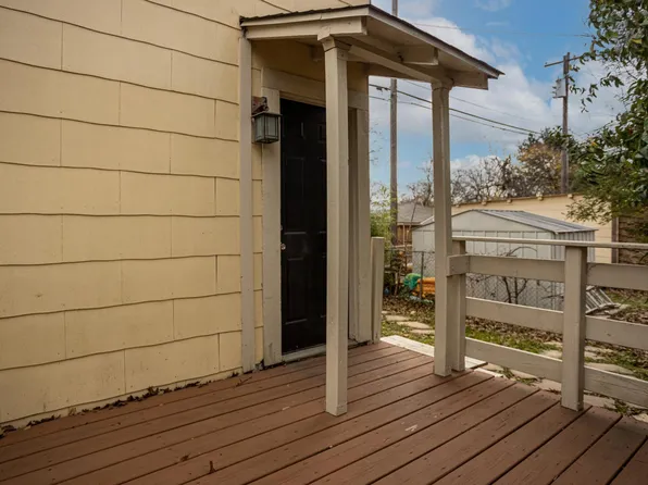 616 Neches St, Dallas, TX 75208