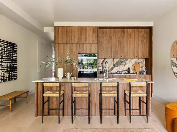323 Clinton St APT 4, Brooklyn, NY 11231