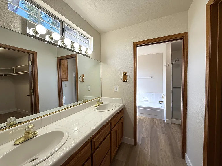 1609 W 8th Ave — Photo 8