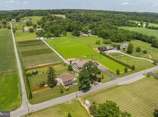 2271 Valley View Rd, Narvon, PA 17555