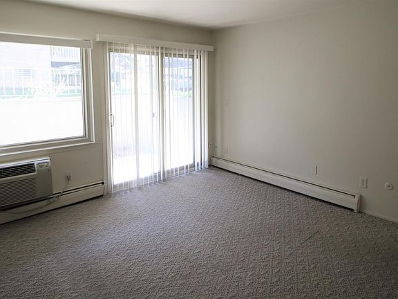 5th image of 2315 Packard St APT 106A