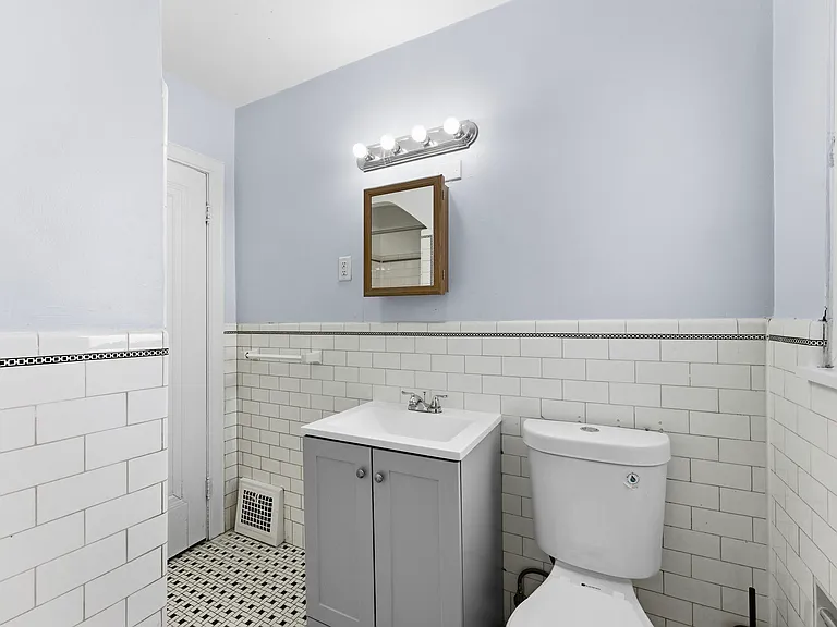 876 Eloise Dr #B — Photo 15