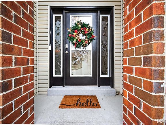 3rd image of 968 Ridgepointe Place Cir