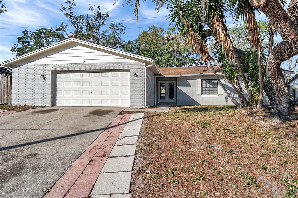 hatake2★ 3917 Briarlake Dr, Valrico, FL 33596 | Zillow