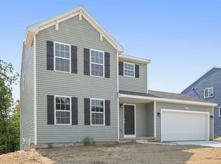 842 Saint Johns Chase, Grand Ledge, MI 48837