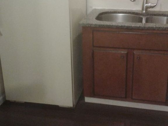 4th image of 3627-3631 N Rockton Ave #3631-102