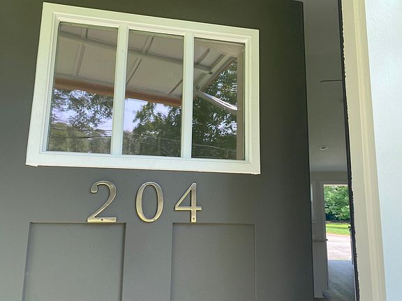 5th image of 204 Bryan St
