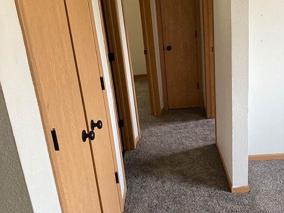 5th image of 619 Kellogg Ave #6