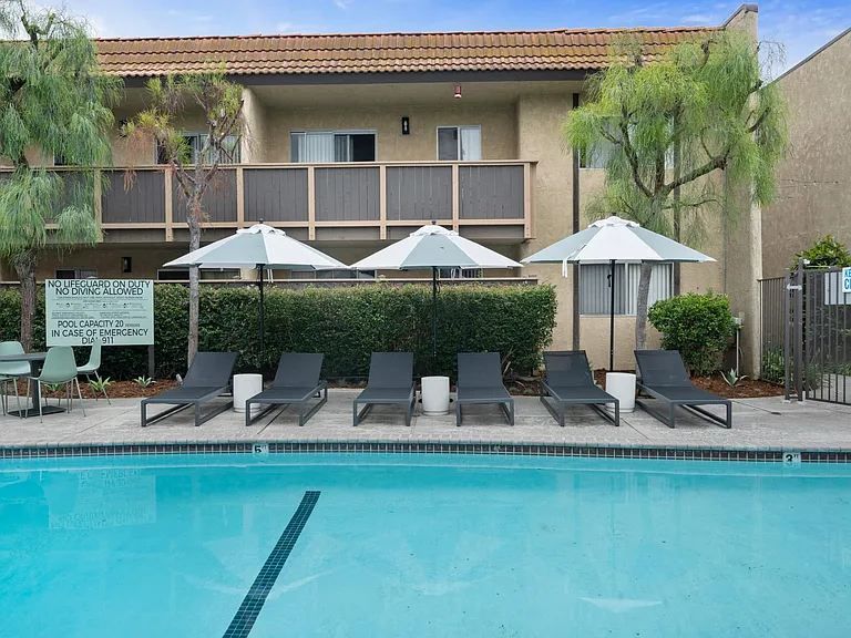 Tuscany Apartments — Photo 14