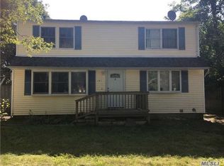191 Mark Tree Rd, Centereach, NY 11720
